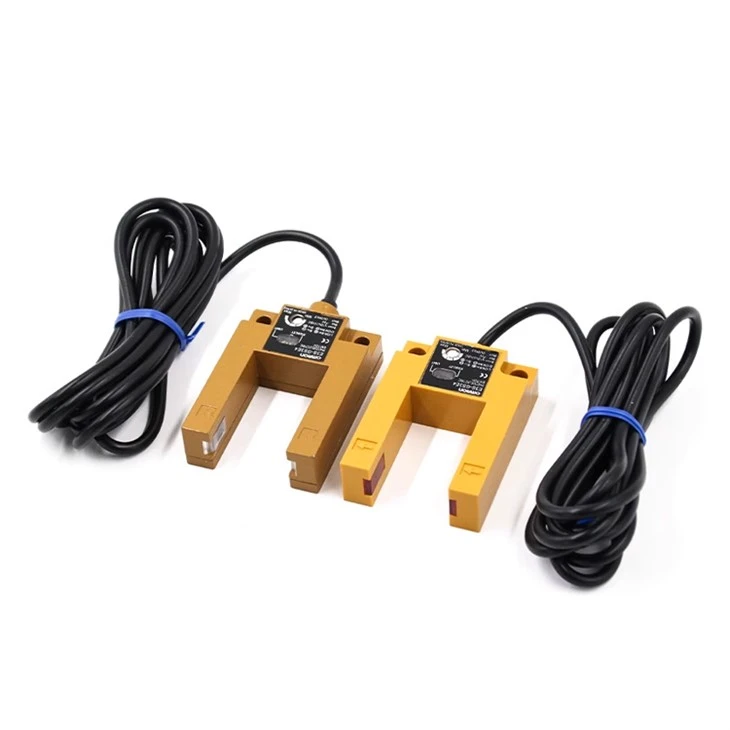 Fotoelektrično stikalo E3S-GS3E4 v obliki črke U za dvigalo
